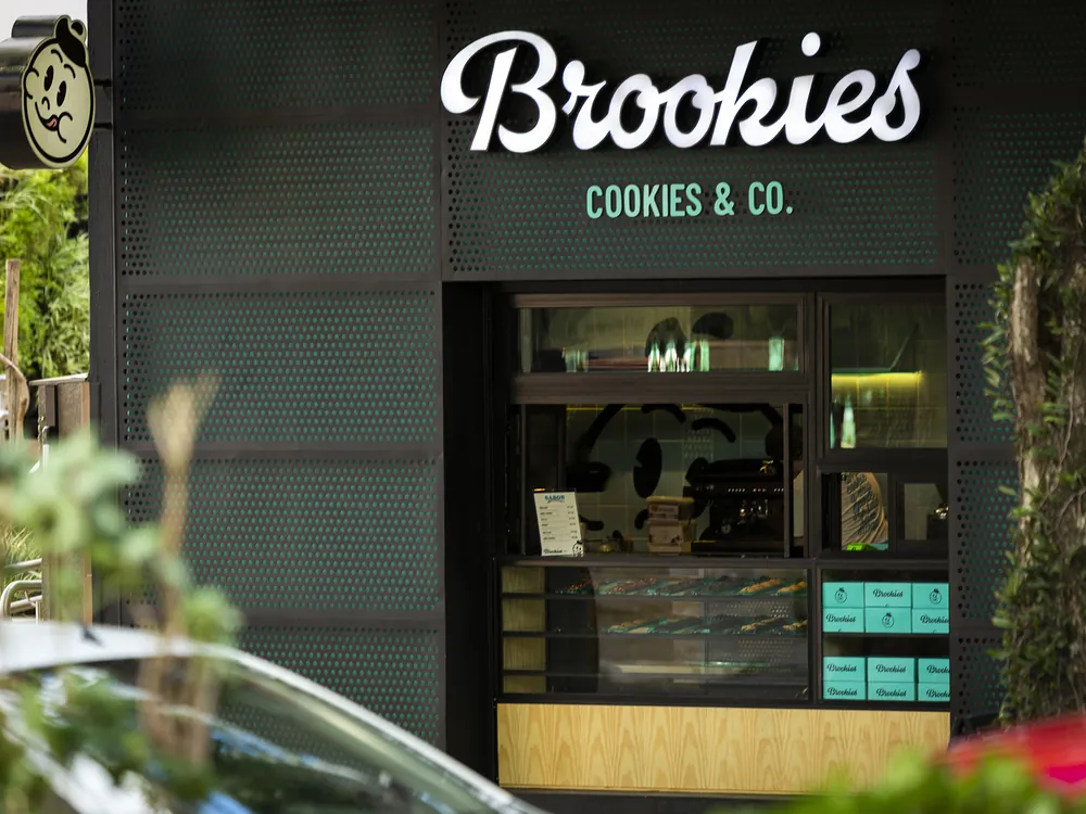 Fachada da loja Brookies na Galeria Moinhos de Vento
